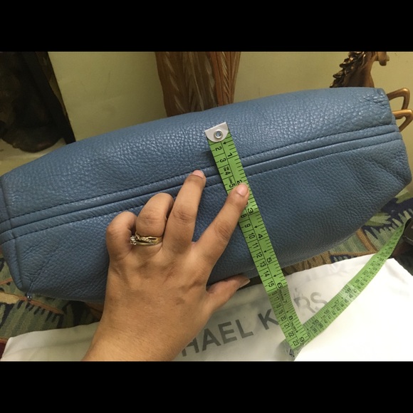 Authentic Large Michael Kors Brooklyn Shoulder Bag in Baby Blue - Picture 7 of 15